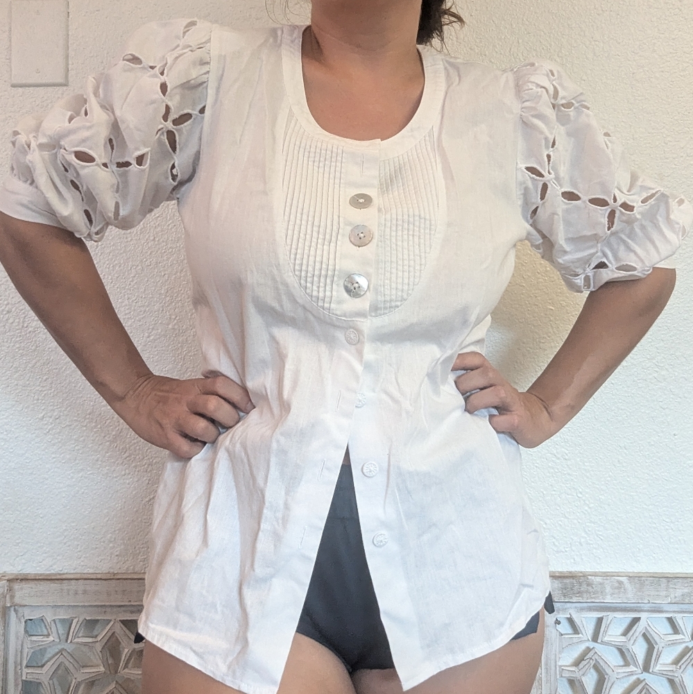 Vintage Austrian Folk Puff Sleeve Pin Tuck Dirndl Blouse